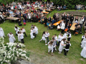 Hochzeitstanz, dargeboten durch Kinder der Käthe-Kollwitz-Schule